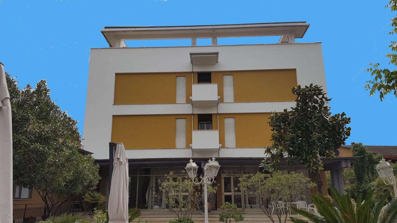 Hotel Palombella & Restaurant フロジノーネ エクステリア 写真